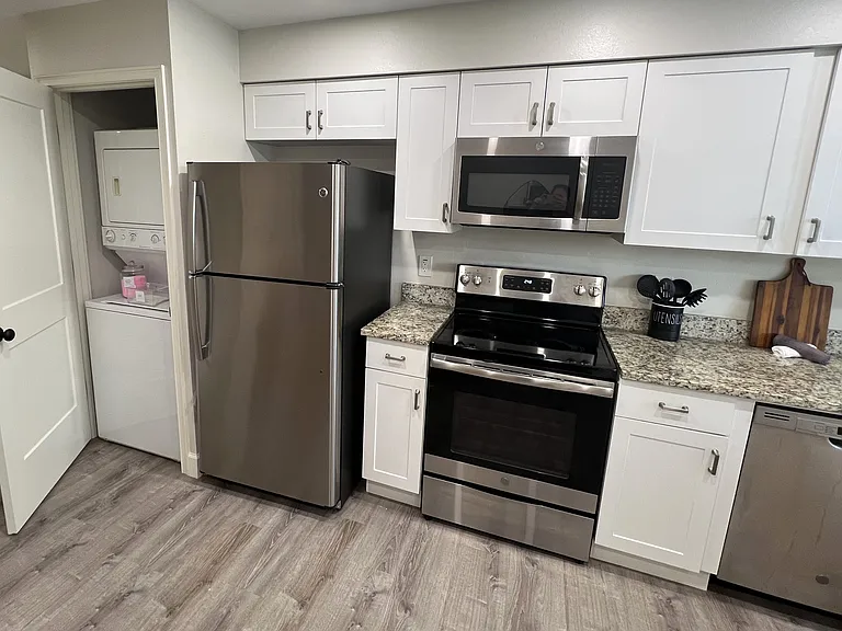 1250 Denning Dr #220 — Photo 2