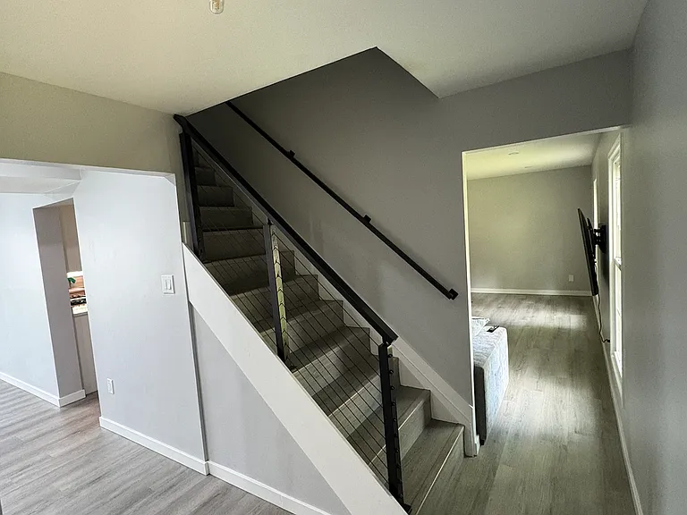 1200 Marshall Ln — Photo 4