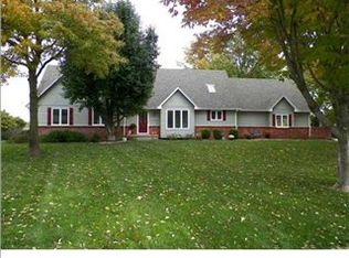 440 Cedar Ridge Dr, Newton, KS 67114