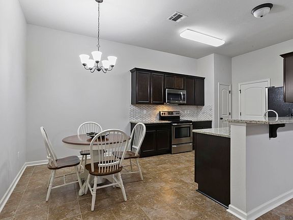5th image of 42356 Cedarstone Ave