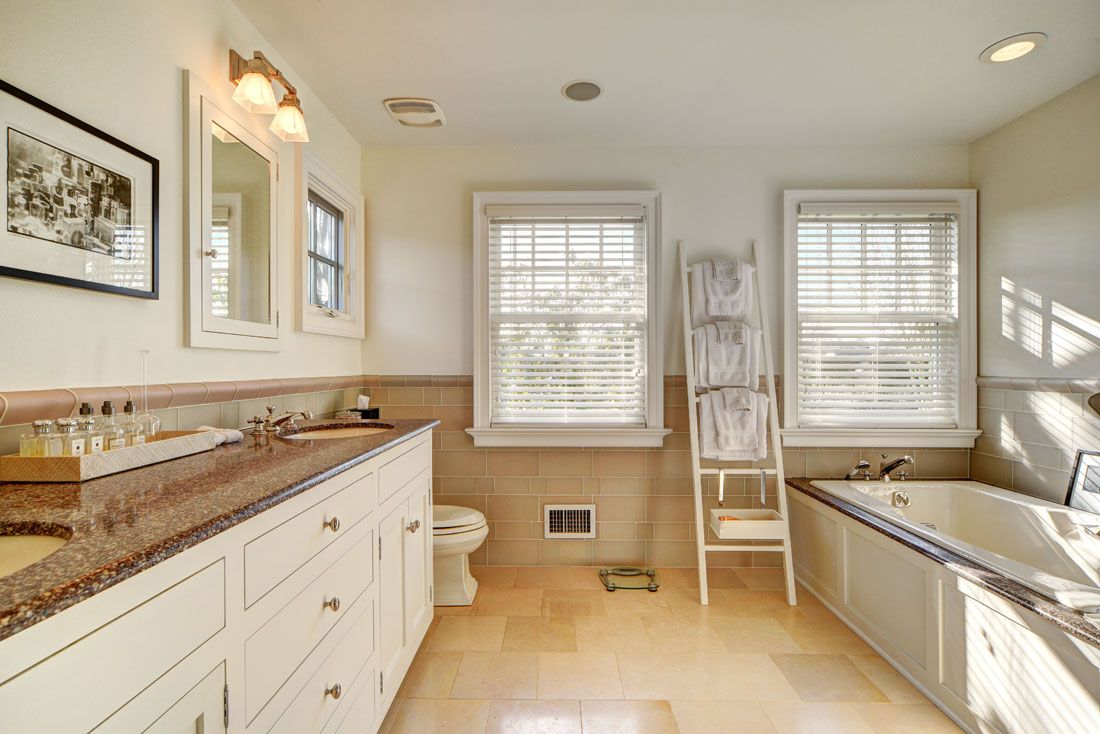 Luxurious and Spacious Master Bath