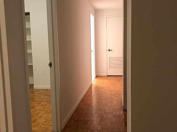 4th image of 45 Wall St APT 2503