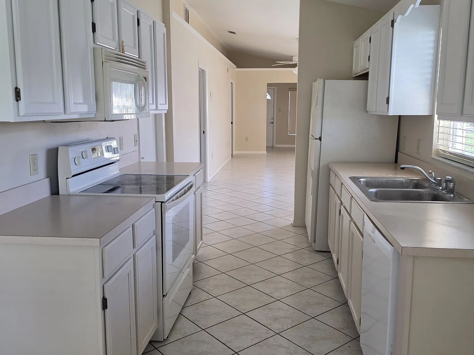 2 bed, 1148 sqft, $1,750 — Photo 4