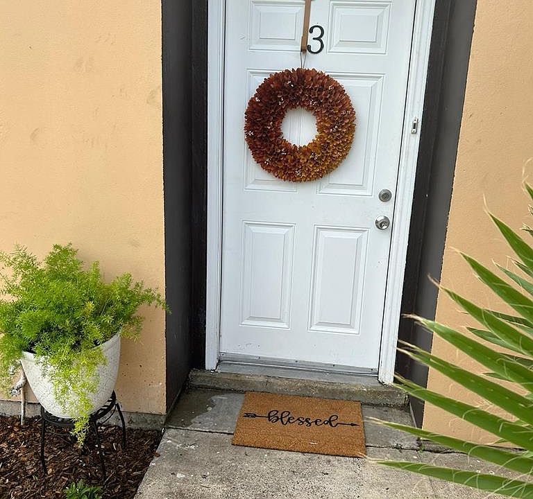 1st image of 703 Continental Dr APT 3