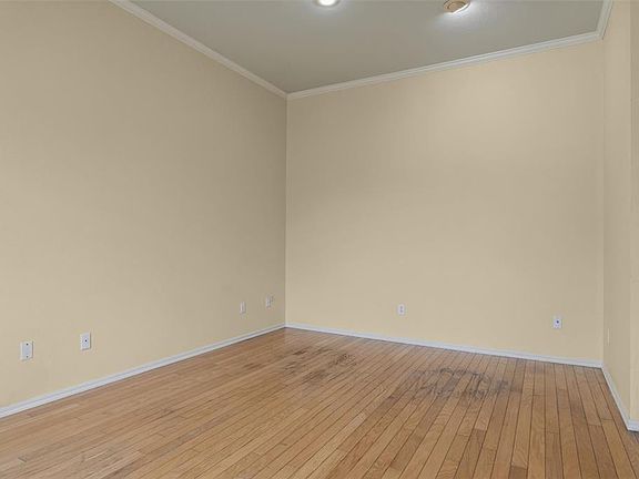 5th image of 1205 Alexanders Trl