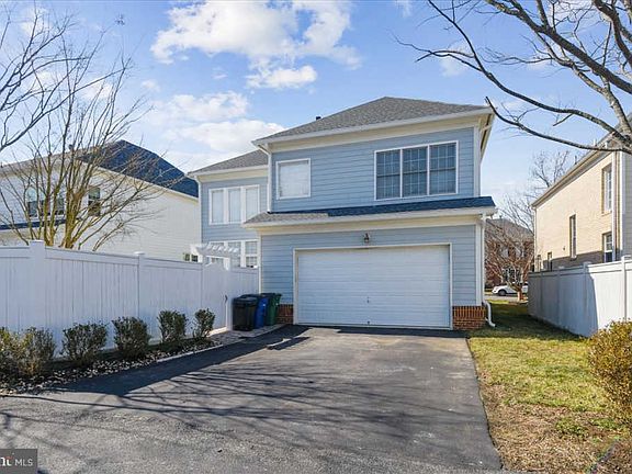 5th image of 704 Pilot House Dr