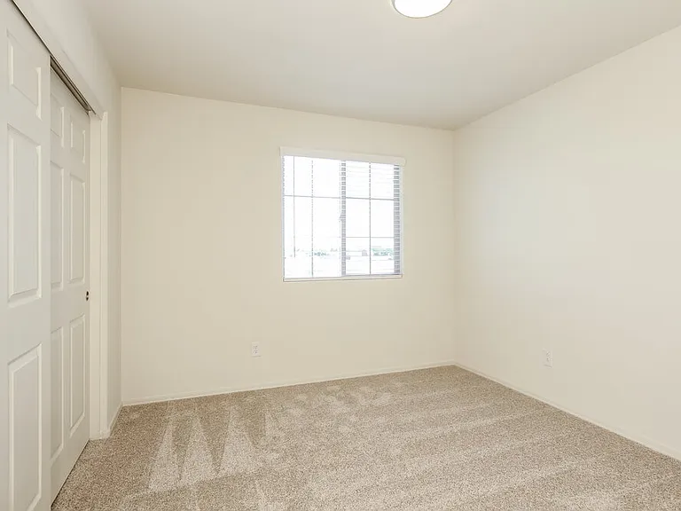 5012 S 109th Dr — Photo 12