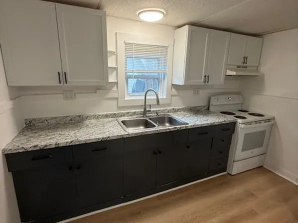 66 School St #5, Bristol, NH 03222