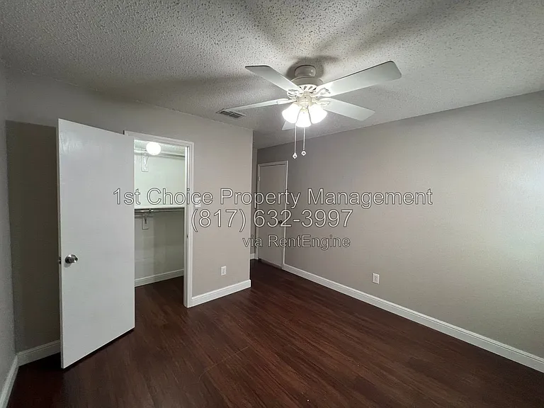 304 E Clover Park Dr — Photo 35