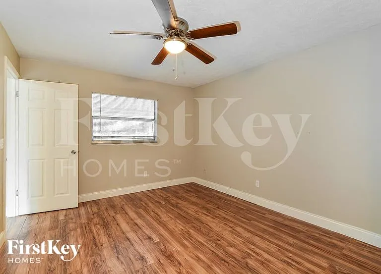 561 Hibiscus Rd — Photo 7