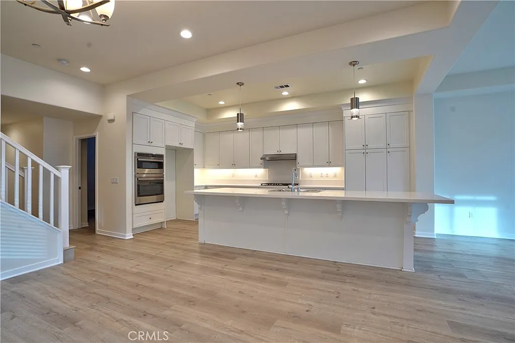 5 bed, 2966 sqft, $5,795 — Photo 3