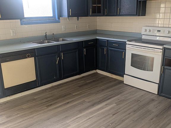 4th image of 84 S Grant St