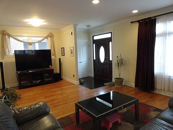 3rd image of 2818 N 75th Ct