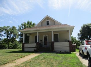 327 W Bluff St, Carroll, IA 51401