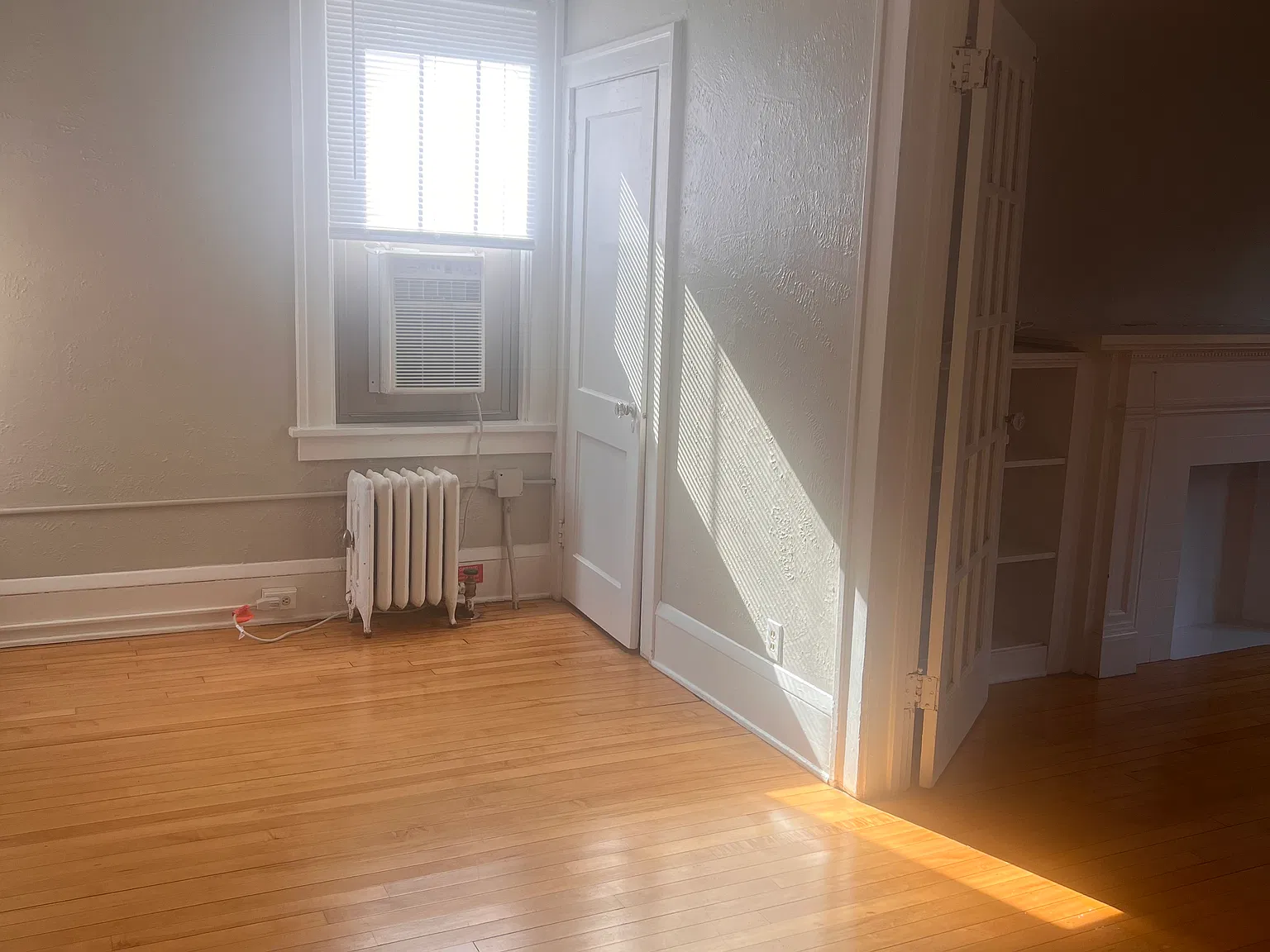 2 bed, 900 sqft, $1,500 — Photo 2