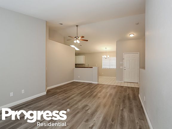 4th image of 426 Montessa Ave