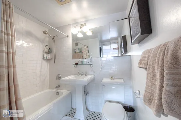 Rented by Metropolitan Property Group | media 9