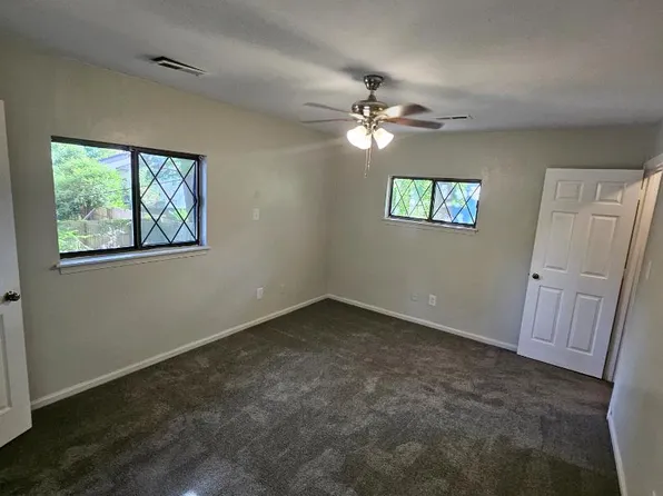 713 S Rosemont Rd, Virginia Beach, VA 23452