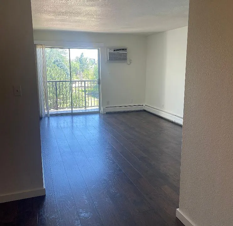 1250 Golden Cir #403