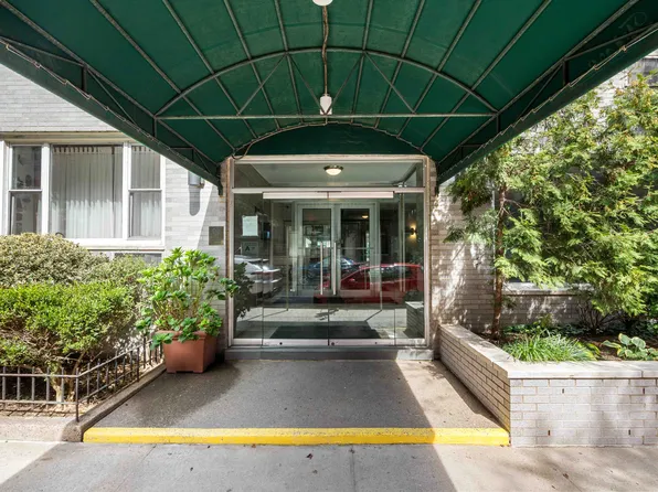 435 East 77th Street image 4 of 23