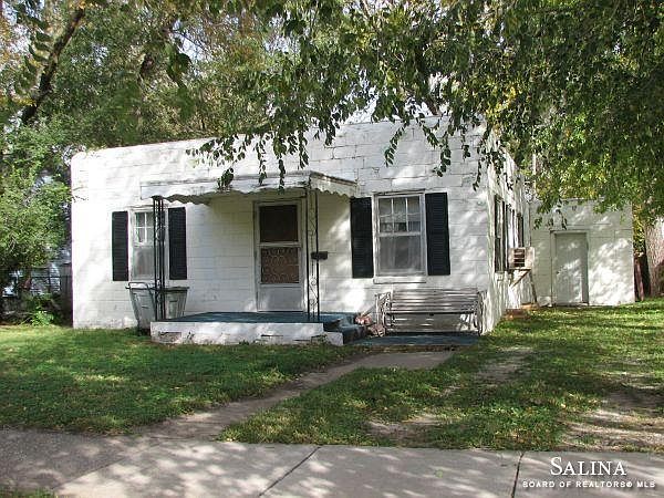 1st image of 325 S Phillips Ave