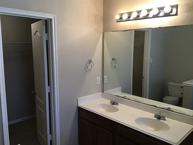 22011 Orchard Dale Dr — Photo 10