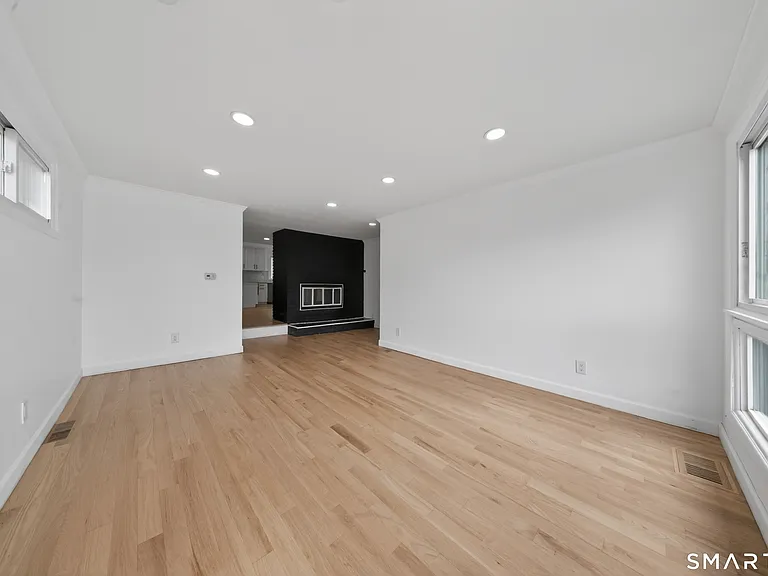 207 Hillcrest Rd — Photo 6