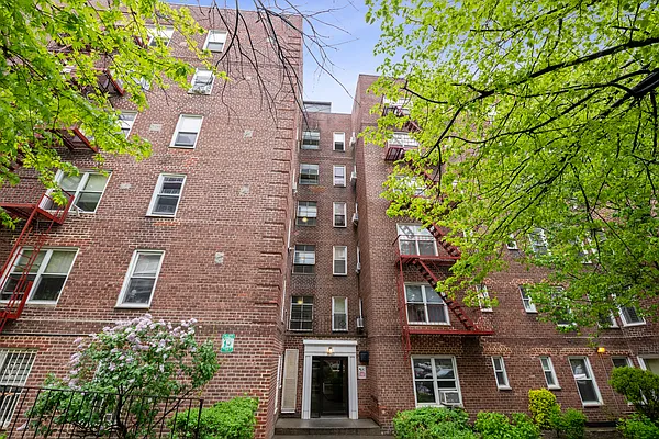 Sold by Compass | media 2