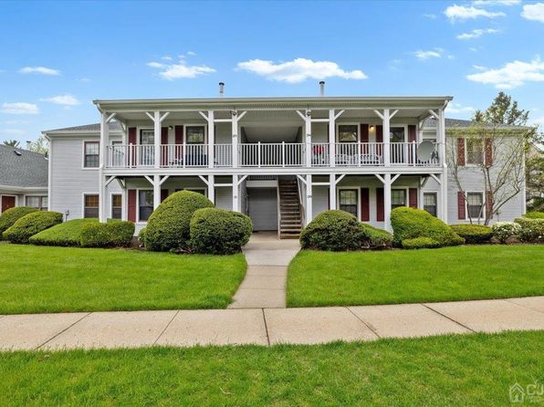 134 Hatfield Ln, East Brunswick, NJ 08816