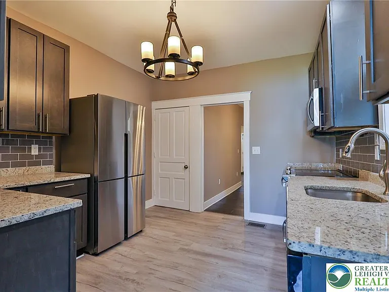 129 E Goepp St — Photo 11