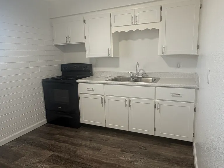 4901 E Willetta St #2 — Photo 5