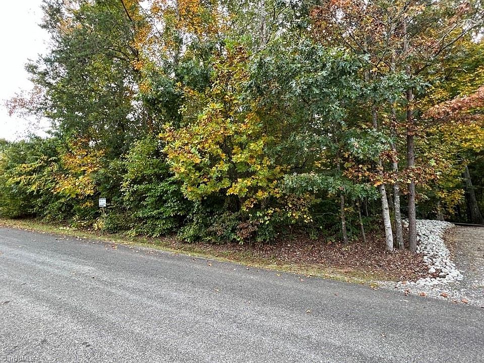 1st image of 0 Gloria Dr #6
