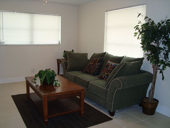 5th image of 351 Leisure Blvd