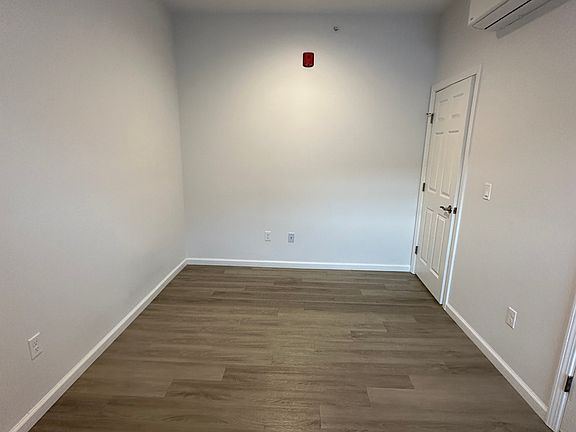 5th image of 337 Main St #6M