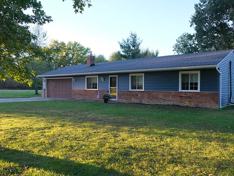 34200 Cooley Rd — Photo 1