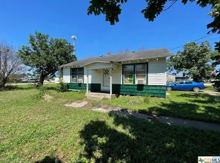 1221 Roemer Rd, Port Lavaca, TX 77979
