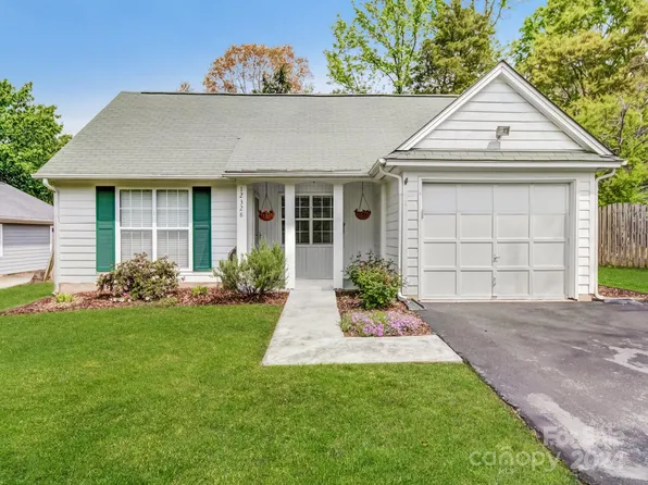 12328 Danby Rd, Pineville, NC 28134