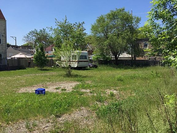 5th image of 1940 N Cicero Ave