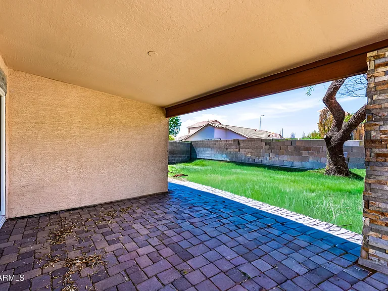 1142 W Sparrow Dr — Photo 24