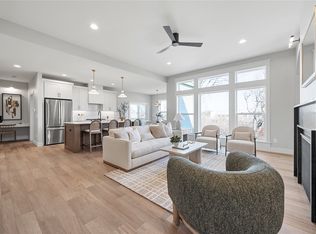 3526 Reed Rd, Hiawatha, IA 52233