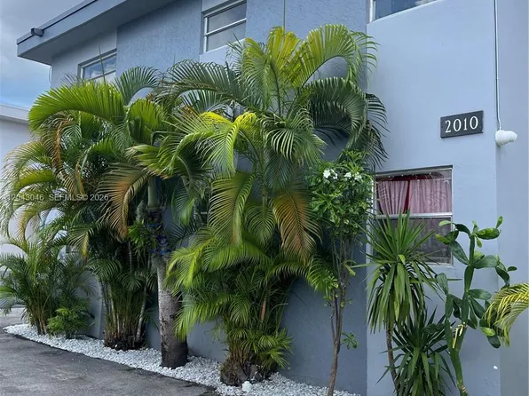 2010 SW 6th St #4, Miami, FL 33135