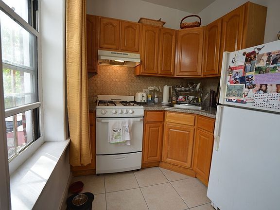2nd image of 3507 Ditmars Blvd APT 3F