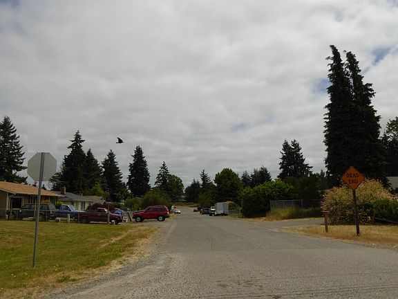 5th image of 204 173rd St E