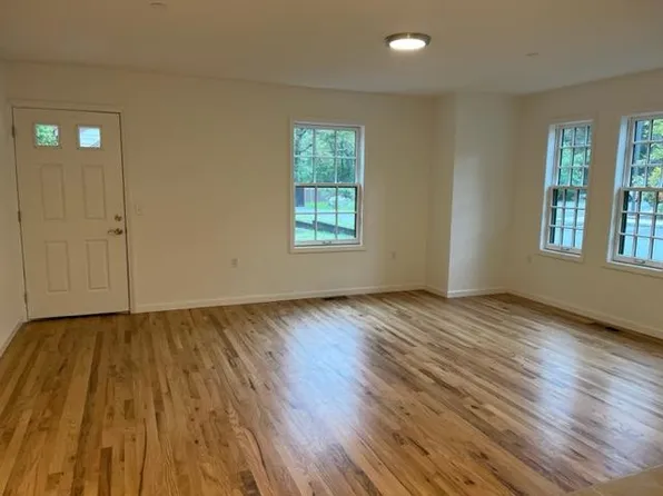 (undisclosed Address), Milford, PA 18337
