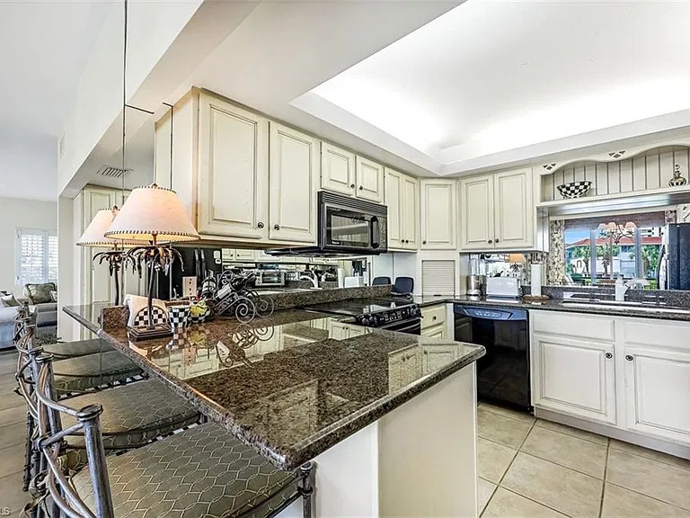 2216 Gulf Shore Blvd N #R3 — Photo 7