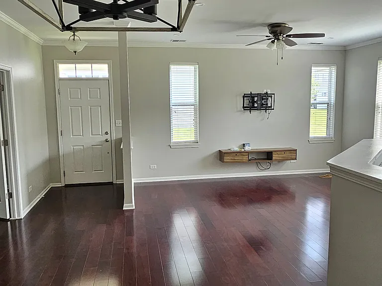481 Silver Charm Dr — Photo 2