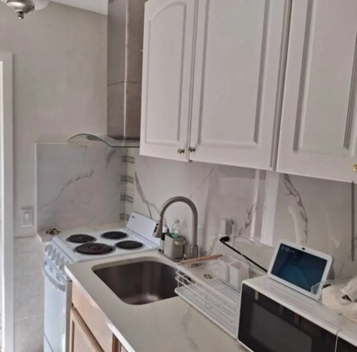 1 bed, 400 sqft, $1,300 — Photo 2