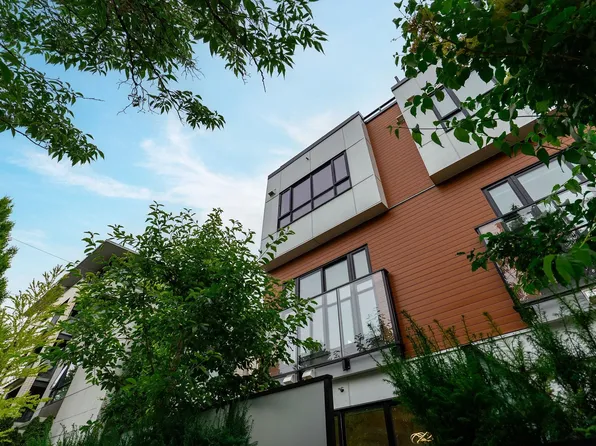 520 W 28th Ave #18, Vancouver, BC V5Z 2Y8