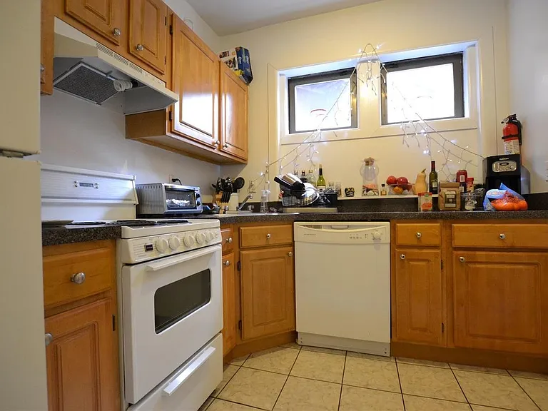 1950 Beacon St #1 — Photo 8