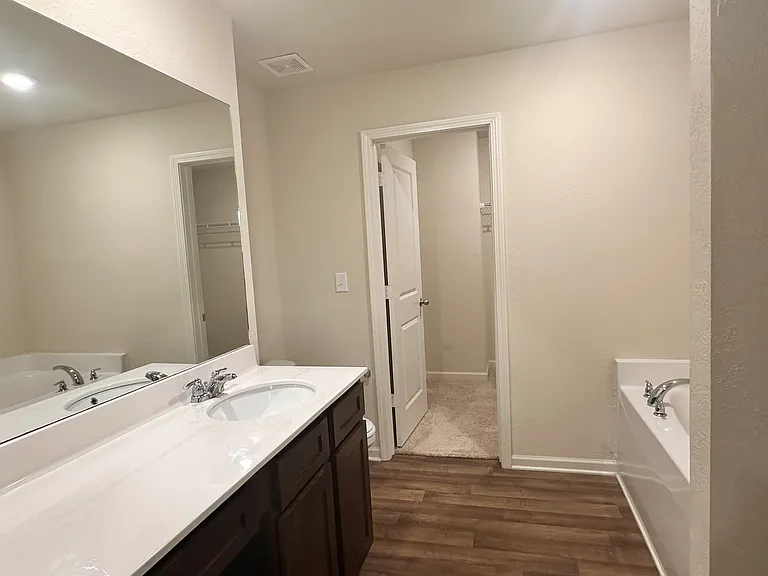 916 Independence Ave — Photo 25